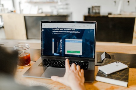 InterFAX Versus EFax: Why InterFAX is the Better Tool for Document Transmission InterFAX Versus EFax