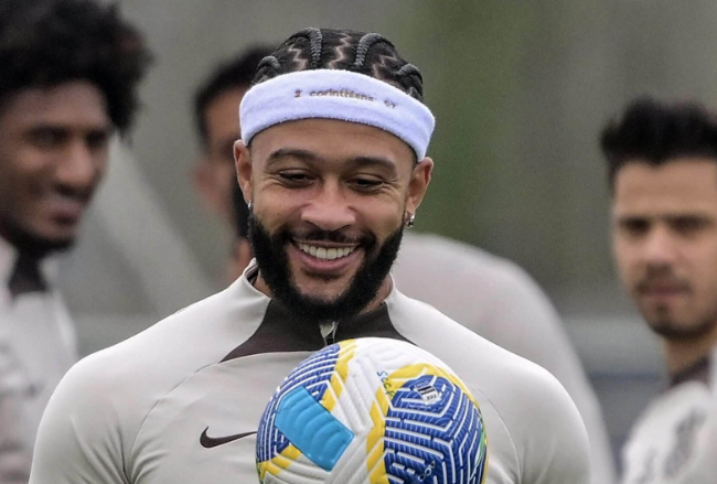Why have so many European footballers gone to Brazil lately? Why have so many European footballers gone to Brazil lately?